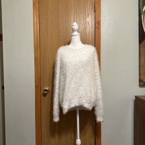 Mudd Junior's Medium White Long Sleeve Fuzzy Pullover Sweater - EUC